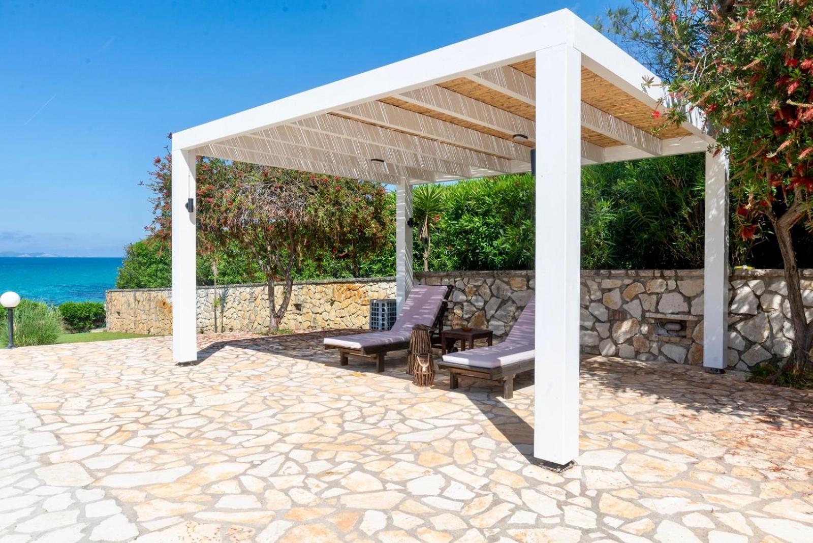 Beachfront Villa Victoras - With Private Beach Сидарион Экстерьер фото